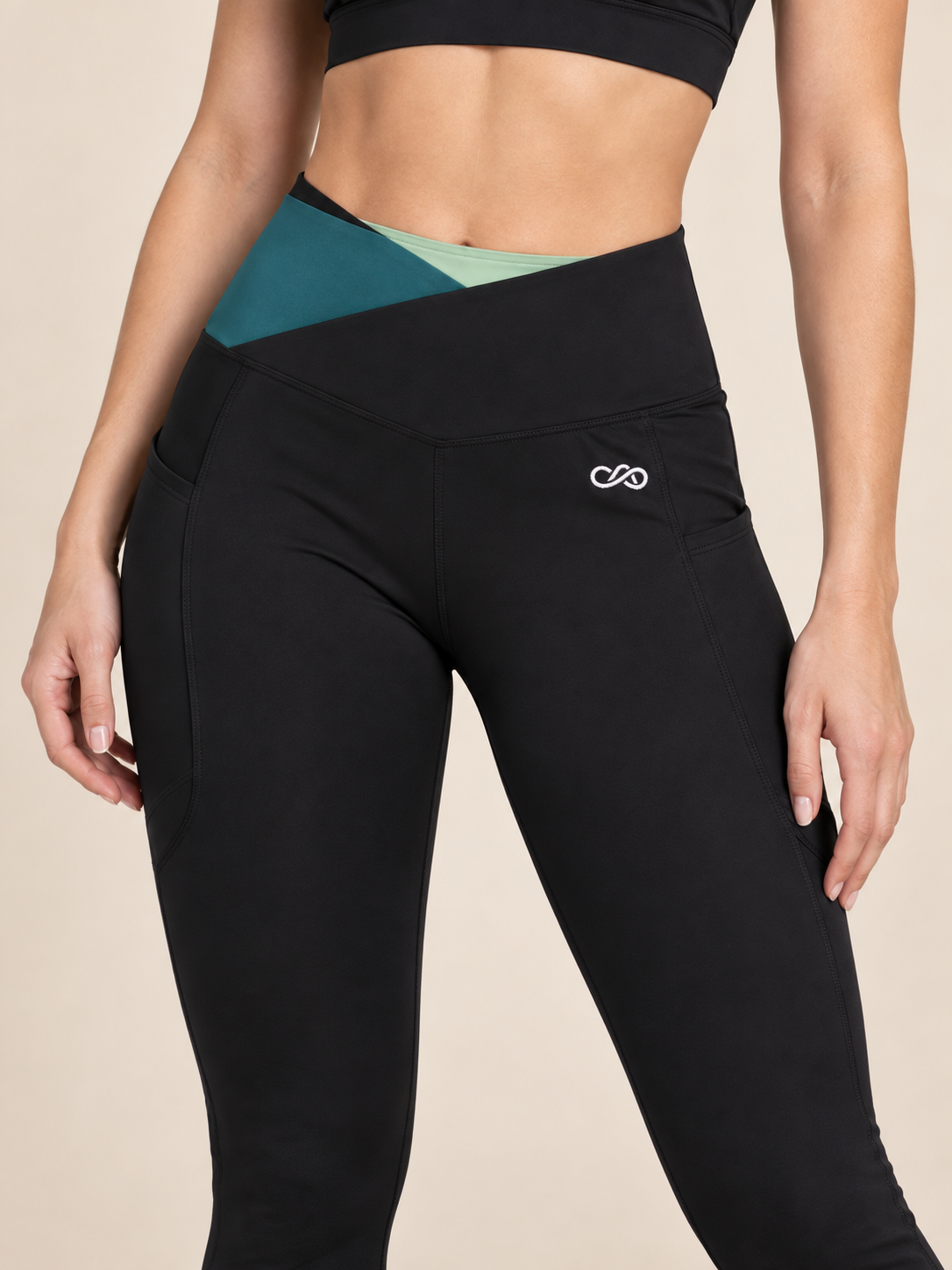 ANANT Form Crossover Pocket Leggings